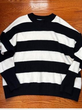 Cece crewneck striped sweater size small MSRP $79 preppy